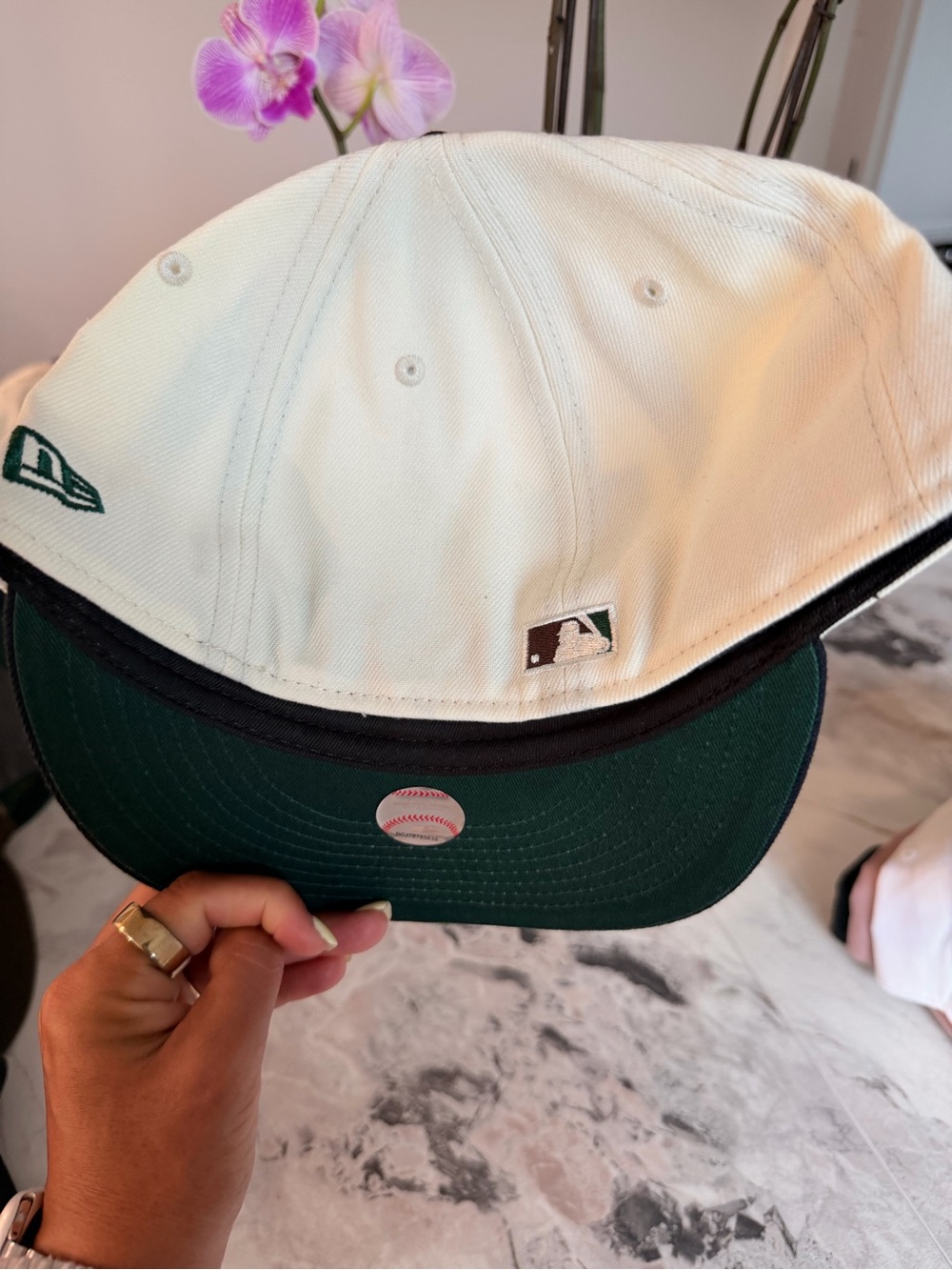 NY Mets Cream and Black Baseball Cap with Green Embroidered Logo - Picture 3 of 3